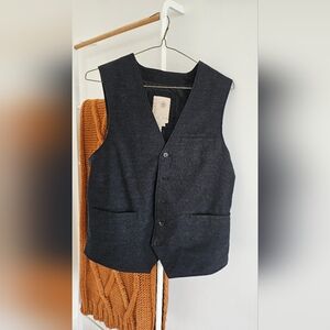 Territory Ahead Cotton Vest Size Small